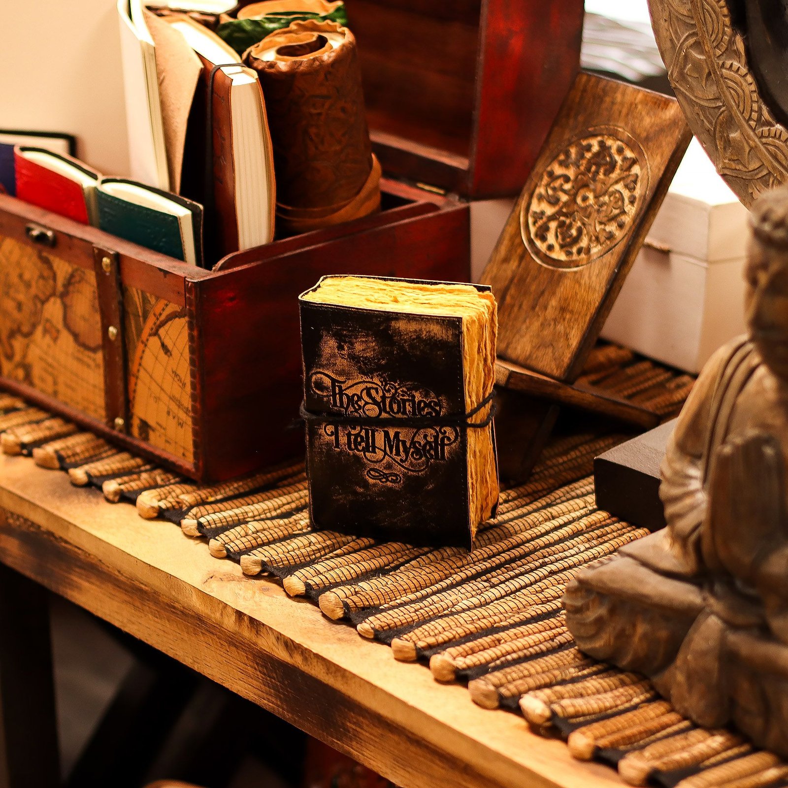 Odinė užrašinė „The Stories I Tell Myself“ – vintažinio stiliaus dienoraštis su storais lapais