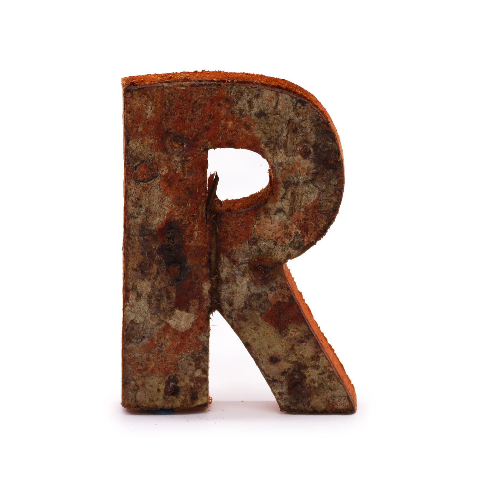 Kaimiško stiliaus žievės tekstūros raidė „R“ iš albasijos medienos – 7 cm dekoras