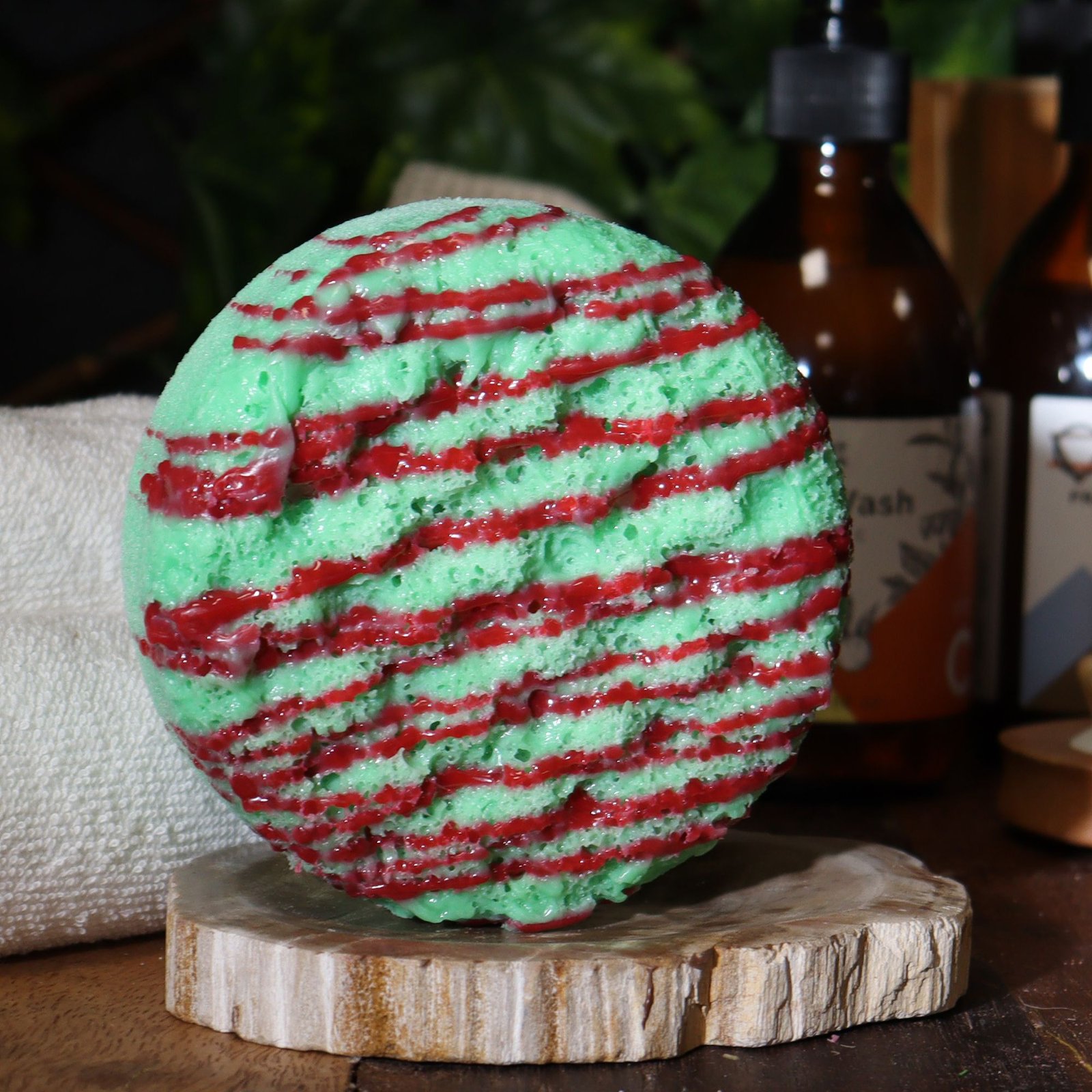 Butter Bubble muilo kempinėlė „Strawberry Kiwi“ – saldus vaisių putų ritualas