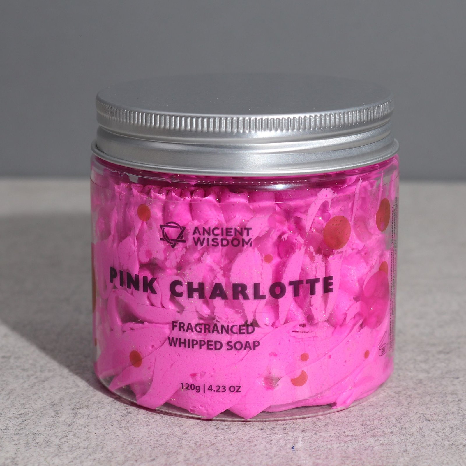 Plaktas muilas „Pink Charlotte“ – rožinės putos ir švelni kasdienio ritualo magija
